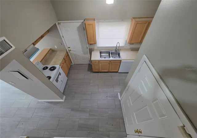 Townhouse for sale at 12310 Touchton Dr #48, TAMPA, FL 33617 | MLS# TB8551120