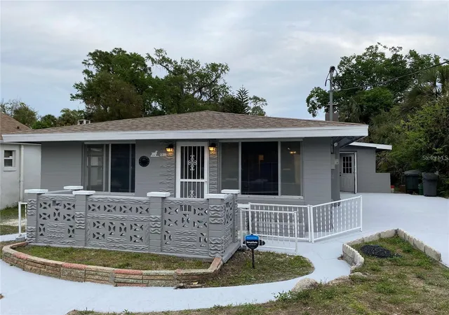 Single family home for sale at 239 Desoto St, DAYTONA BEACH, FL 32114 | MLS# V4951427