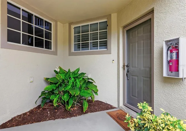 Listing Photo 4 - Condo for sale in building located at 3433 Grand Vis Ct, PORT CHARLOTTE, FL 33953 - Unit #202