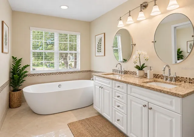 Listing Photo 4 - Condo for sale in building located at 6315 Rosefinch Ct, Bradenton, FL 34202 - Unit #104