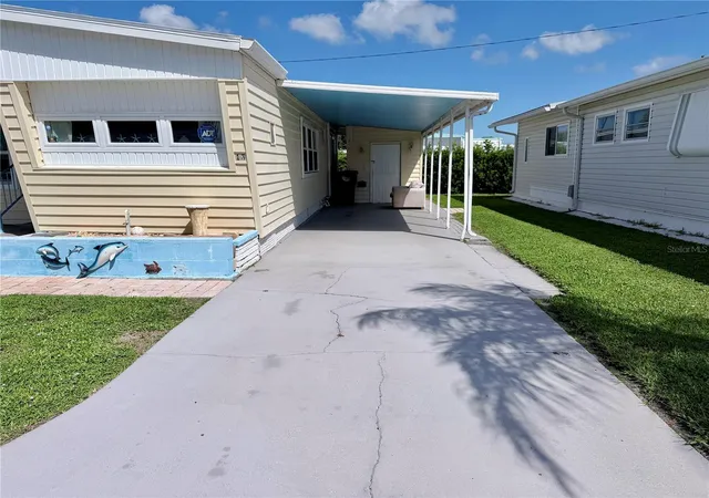 Photo 3 of Manufactured home for sale at 6904 Cortez Rd W #15, Bradenton, FL 34210 | MLS# A4706983 | Listing updated on 2026-09-23
