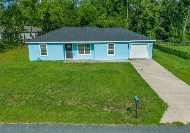Photo 2 of Single family home for sale at 202 Oak Ln Cir, Ocala, FL 34472 | MLS# OM732710 | Listing updated on 2026-10-02