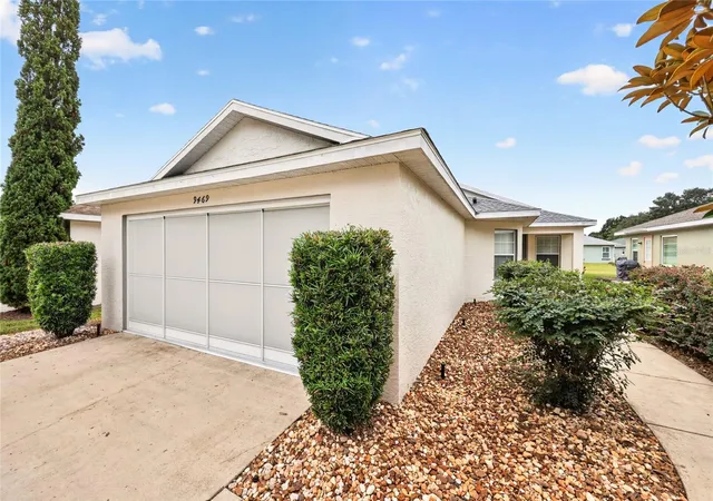 Photo 2 of Single family home for sale at 9469 Sw 93rd Loop, Ocala, FL 34481 | MLS# OM732711 | Listing updated on 2026-10-07