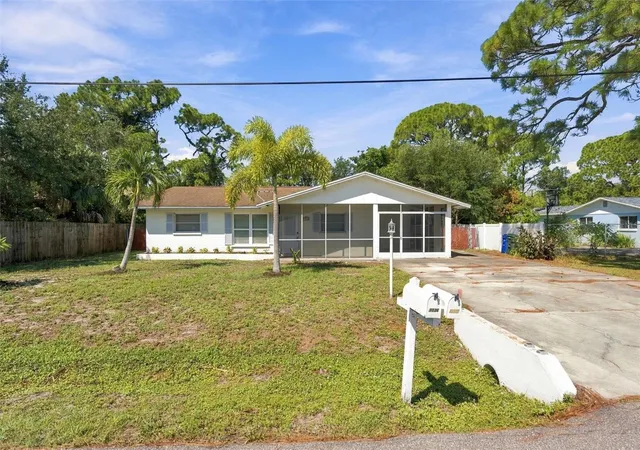 Single family home for sale at 3036 Shamrock Dr, VENICE, FL 34293 | MLS# A4706985