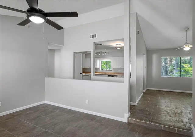 Photo 4 of Townhouse for sale at 700 Castlewood Dr, Winter Springs, FL 32708 | MLS# O6443884 | Listing updated on 2026-10-07