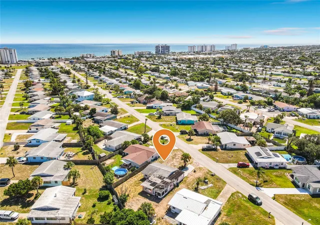 Photo 3 of Single family home for sale at 47 Palm Dr, Ormond Beach, FL 32176 | MLS# O6443885 | Listing updated on 2026-09-26