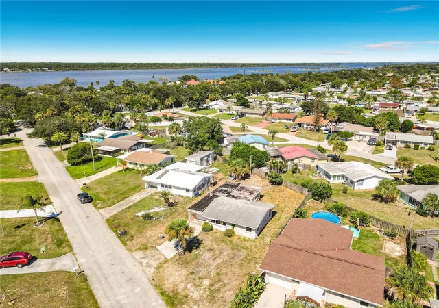 Photo 4 of Single family home for sale at 47 Palm Dr, Ormond Beach, FL 32176 | MLS# O6443885 | Listing updated on 2026-09-26