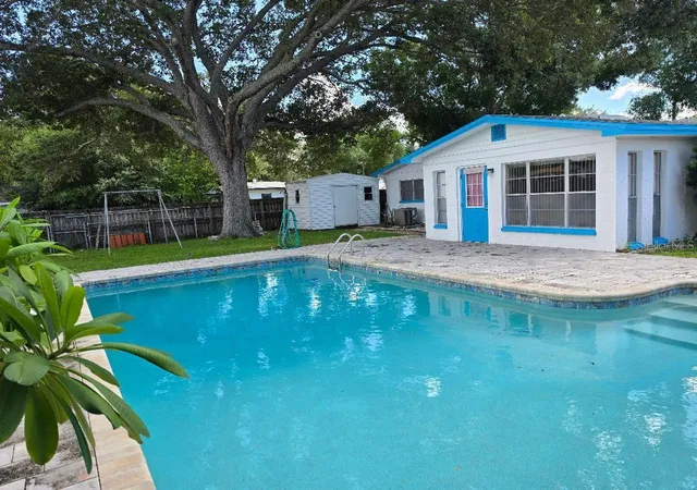 Photo 4 of Sale Pending at 4601 W Price Ave, Tampa, FL 33611 | MLS# TB8551133 | Listing updated on 2026-09-24