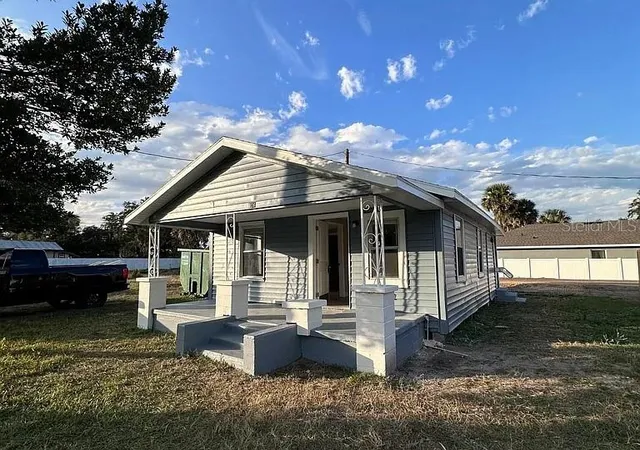 Photo 1 of Single family home for sale at 806 W 11th Street, Sanford, FL 32771 | MLS# V4951430 | Listing updated on 2026-09-23