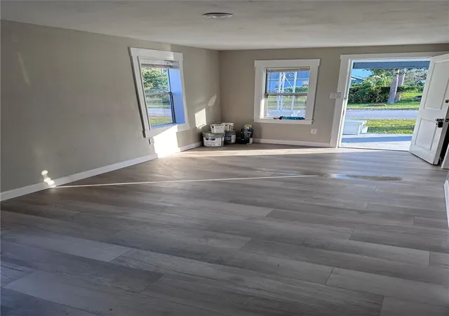 Photo 3 of Single family home for sale at 806 W 11th Street, Sanford, FL 32771 | MLS# V4951430 | Listing updated on 2026-09-23