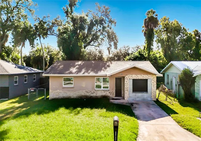 Single family home for sale at 1409 17th Street E, BRADENTON, FL 34208 | MLS# C7531057