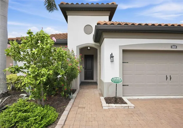 Photo 4 of Single family home for sale at 11624 Renaissance Blvd, Venice, FL 34293 | MLS# A4706990 | Listing updated on 2026-09-26