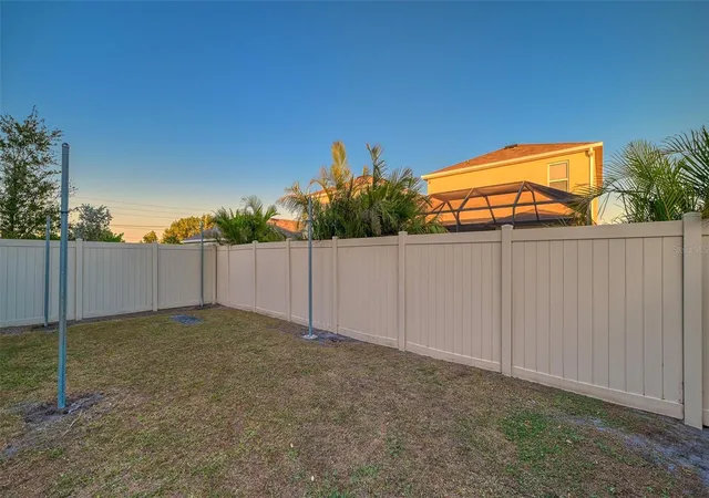 Photo 3 of Single family home for sale at 3809 Golden Oriole Pkwy, Sarasota, FL 34232 | MLS# A4706992 | Listing updated on 2026-09-23