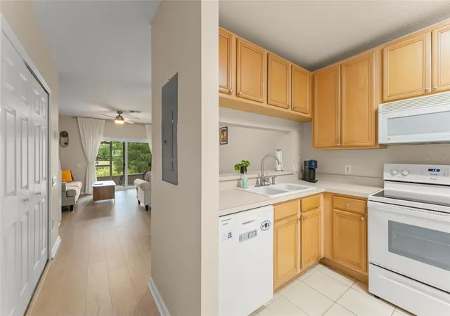Photo 3 of Townhouse for sale at 1234 Vineland Pl, Lake Mary, FL 32746 | MLS# O6443898 | Listing updated on 2026-09-29