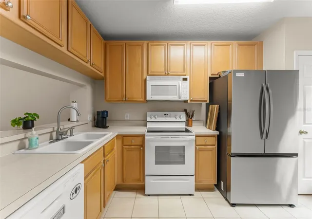 Photo 4 of Townhouse for sale at 1234 Vineland Pl, Lake Mary, FL 32746 | MLS# O6443898 | Listing updated on 2026-09-29