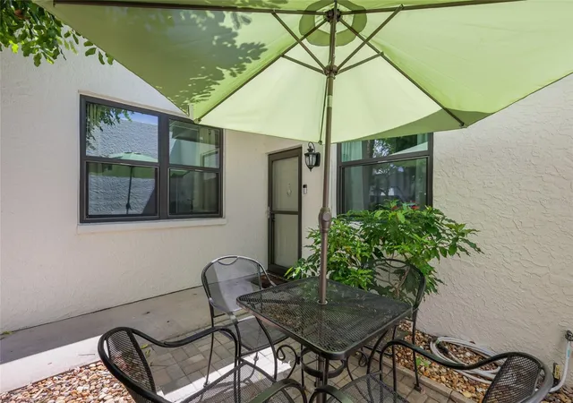 Photo 3 of Condo for sale at 226 Sherwood Dr, Bradenton, FL 34210 | MLS# A4706993 | Listing updated on 2026-09-23