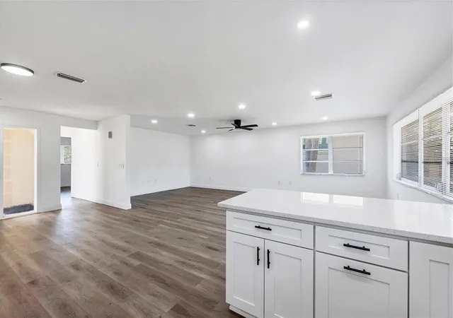 Photo 3 of House for sale at 321 Dante Dr #321, Nokomis, FL 34275 | MLS# A4706995 | Listing updated on 2026-10-09