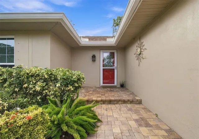 Photo 2 of Single family home for sale at 2254 Heron Cir, Clearwater, FL 33762 | MLS# TB8551143 | Listing updated on 2026-10-09