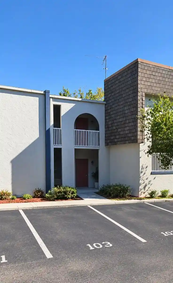 Listing Photo 15 - Condo for sale in 3147 29Th Ave N located at 3147 29Th Ave N, St Petersburg, FL 33713 - Unit #203