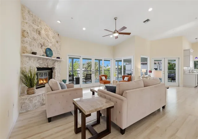 Photo 4 of Sale Pending at 783 Marbury Ln, Longboat Key, FL 34228 | MLS# A4707000 | Listing updated on 2026-10-07