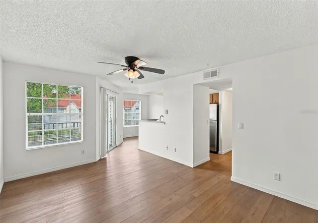 Listing Photo 5 - Condo for sale in building located at 11582 Westwood Blvd, ORLANDO, FL 32821 - Unit #1425