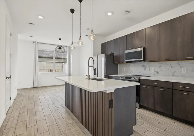 Photo 3 of Townhouse for sale at 11113 Lime Flower Dr, Winter Garden, FL 34787 | MLS# S5158092 | Listing updated on 2026-09-26