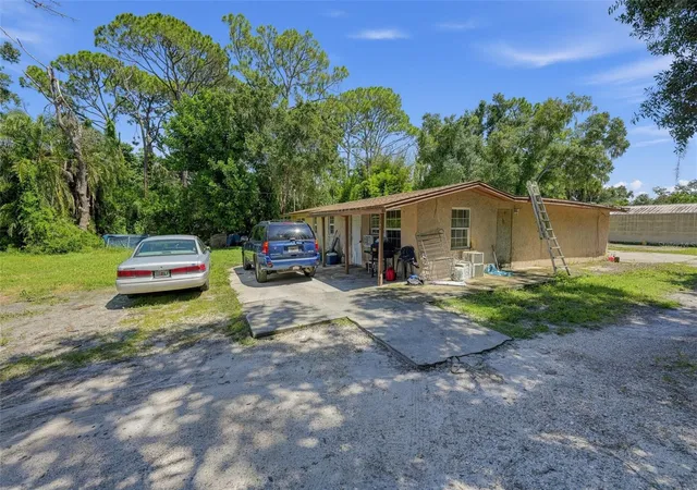 Photo 3 of Single family home for sale at 3314 59th Avenue Dr E, Bradenton, FL 34203 | MLS# A4707003 | Listing updated on 2026-09-23