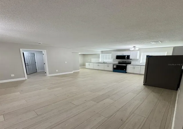 Photo 3 of Single family home for sale at 818 E Airport Blvd, Sanford, FL 32773 | MLS# V4951435 | Listing updated on 2026-09-23