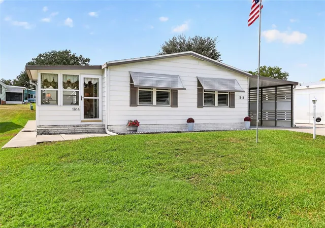 Photo 3 of Manufactured home for sale at 1614 Bay Meadows Ln, Lady Lake, FL 32159 | MLS# G5118132 | Listing updated on 2026-10-03