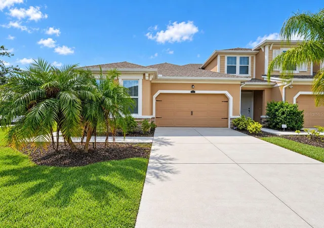 Townhouse for sale at 11511 Rolling Green Dr, BRADENTON, FL 34211 | MLS# A4707010