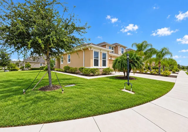 Photo 3 of Townhouse for sale at 11511 Rolling Green Dr, Bradenton, FL 34211 | MLS# A4707010 | Listing updated on 2026-10-05