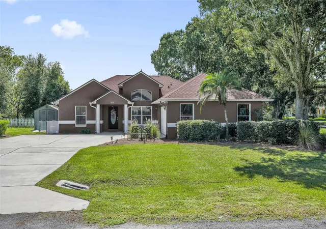 Photo 1 of Single family home for sale at 100 Mather Smith Dr, Oakland, FL 34760 | MLS# O6443938 | Listing updated on 2026-10-05