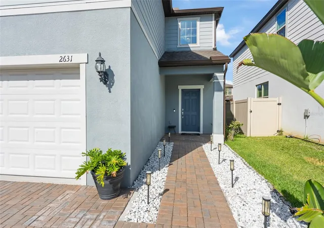 Photo 3 of Single family home for sale at 2631 E Lake Pointe Dr, Kissimmee, FL 34744 | MLS# O6443939 | Listing updated on 2026-10-26