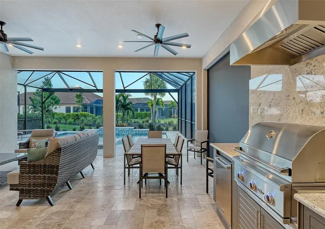 Photo 4 of Sale Pending at 15015 Verole Pl, Bradenton, FL 34211 | MLS# A4707027 | Listing updated on 2026-10-03