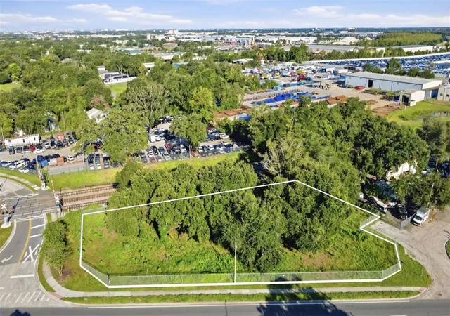 Photo 1 of Land for sale at 800 E Cypress St, Orlando, FL 32824 | MLS# O6443941 | Listing updated on 2026-10-01