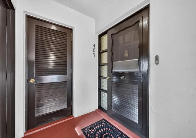 Photo 2 of Condo for sale at 100 S Interlachen Ave #401, Winter Park, FL 32789 | MLS# O6443942 | Listing updated on 2026-10-03