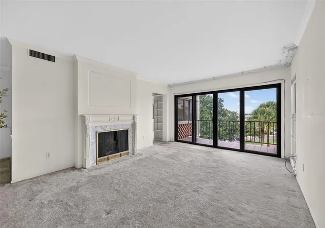 Photo 4 of Condo for sale at 100 S Interlachen Ave #401, Winter Park, FL 32789 | MLS# O6443942 | Listing updated on 2026-10-03