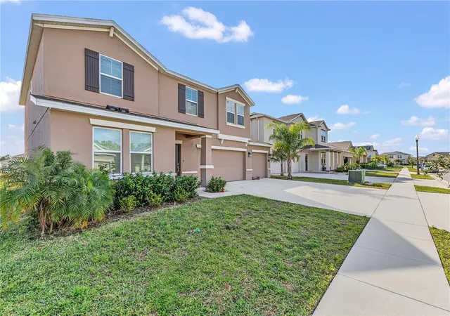 Photo 2 of Single family home for sale at 730 Hitch Loop, Saint Cloud, FL 34772 | MLS# O6443943 | Listing updated on 2026-09-29