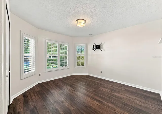 Photo 4 of Single family home for sale at 5500 Ansley Way, Mount Dora, FL 32757 | MLS# O6443945 | Listing updated on 2026-10-03