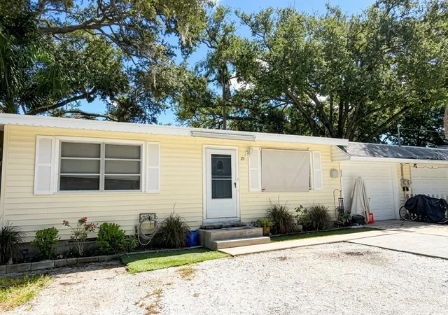 Photo 3 of Multi family home for sale at 211 4th Place Sw, Largo, FL 33770 | MLS# TB8551184 | Listing updated on 2026-09-25