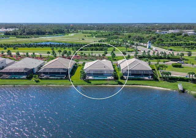 Photo 4 of Single family home for sale at 7959 Waterbend Trl, Sarasota, FL 34240 | MLS# A4707044 | Listing updated on 2026-10-29