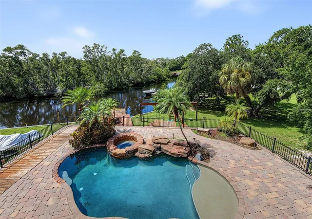 Photo 3 of Single family home for sale at 3143 Pineview Dr, Holiday, FL 34691 | MLS# W7889727 | Listing updated on 2026-09-24
