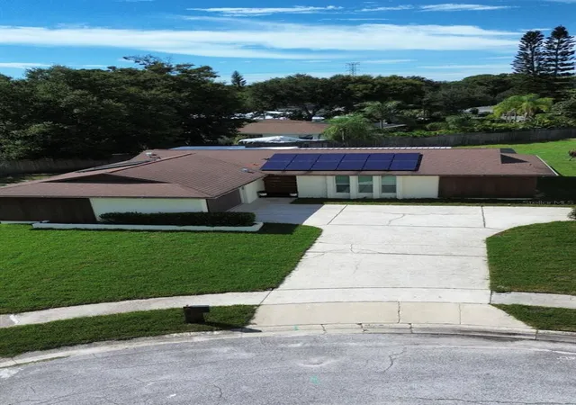 Photo 1 of Single family home for sale at 2518 Hickory Ct, Clearwater, FL 33761 | MLS# TB8551191 | Listing updated on 2026-09-23