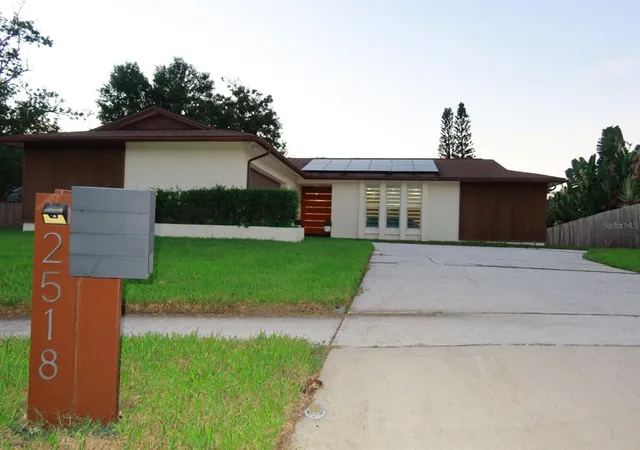 Single family home for sale at 2518 Hickory Ct, CLEARWATER, FL 33761 | MLS# TB8551191