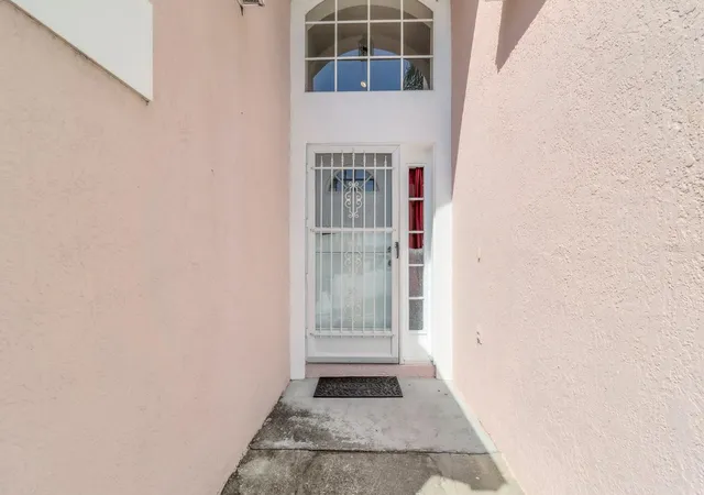 Photo 3 of Single family home for sale at 2300 Finwick Ct, Kissimmee, FL 34743 | MLS# S5158099 | Listing updated on 2026-09-25