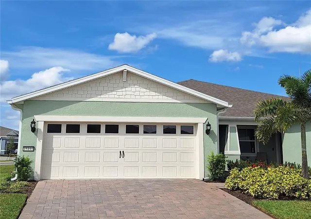 Photo 1 of Single family home for sale at 15193 Aqua Sol Ln, Winter Garden, FL 34787 | MLS# O6443958 | Listing updated on 2026-09-25