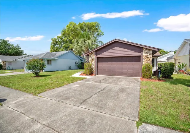 Photo 4 of Single family home for sale at 202 Doster Dr, Casselberry, FL 32707 | MLS# O6443960 | Listing updated on 2026-10-07