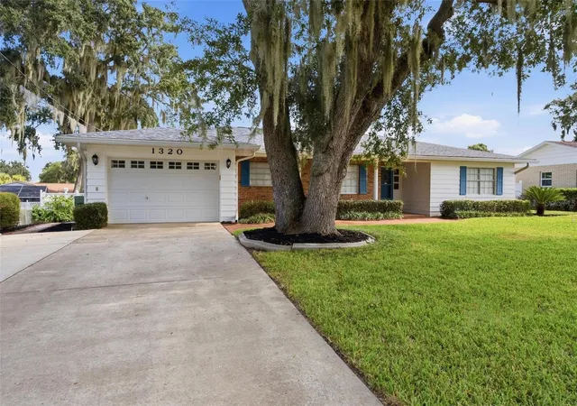 Photo 1 of Single family home for sale at 1320 Lee Ct, Leesburg, FL 34748 | MLS# G5118135 | Listing updated on 2026-10-03