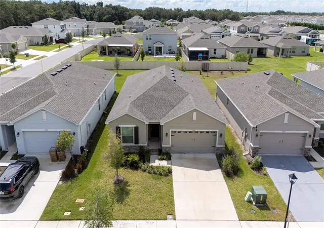 Photo 2 of Single family home for sale at 3058 Cadence Sound Ln, Kissimmee, FL 34744 | MLS# S5158101 | Listing updated on 2026-10-06