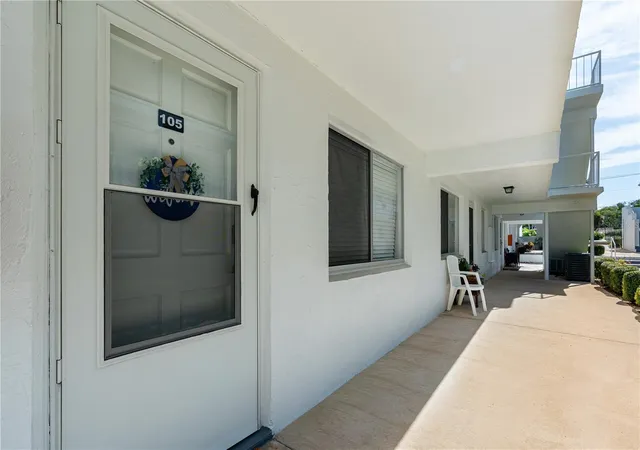 Listing Photo 5 - Condo for sale in building located at 405 N Halifax Ave, Daytona Beach, FL 32118 - Unit #1050